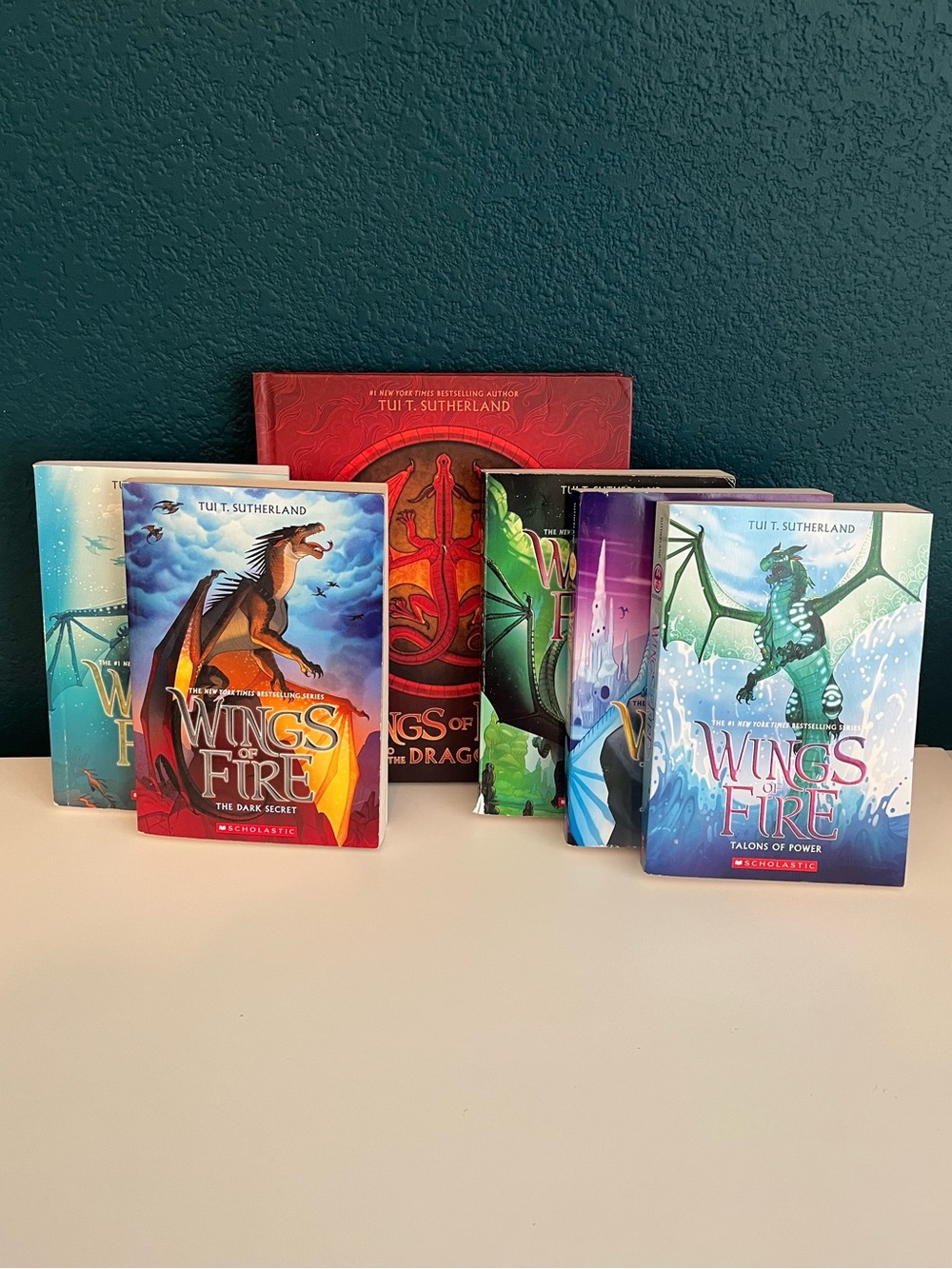 Wings of Fire Tui T. Sutherland A guide to the dragon world Lost Heir